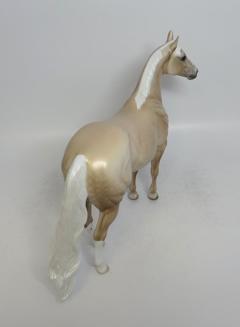 CHEX MIX - LE5 DAPPLE PALOMINO ISH MODEL HORSE EQ2018