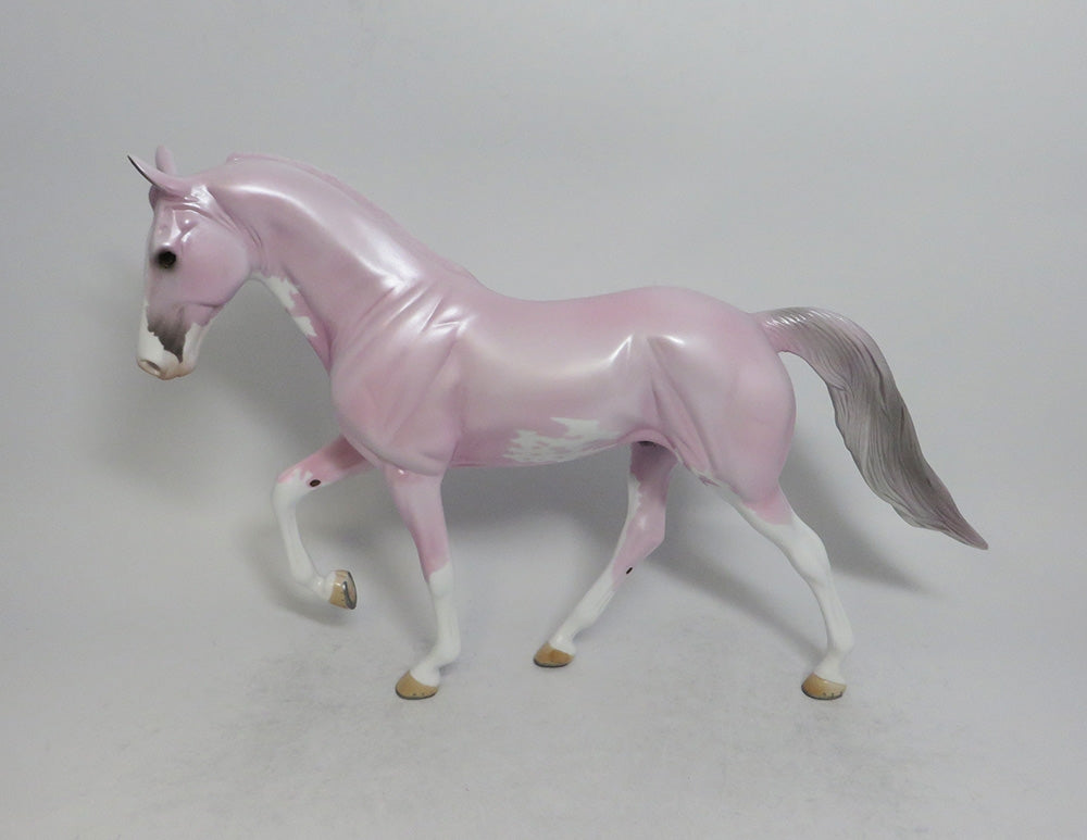 GLITTER IN THE AIR - LE3 LAVENDER PINTO DECORATOR TWH MODEL HORSE EQ2018