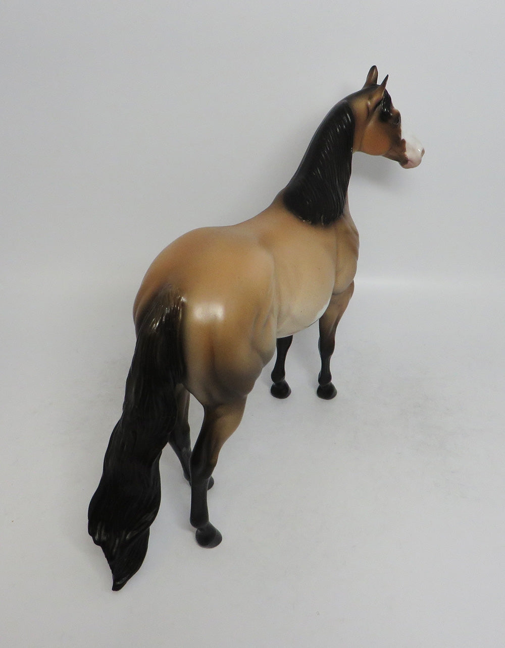 SEASON&#39;S OF WITHER-OOAK ETCHED BUCKSKIN PINTO ISH MODEL HORSE 6/1/18