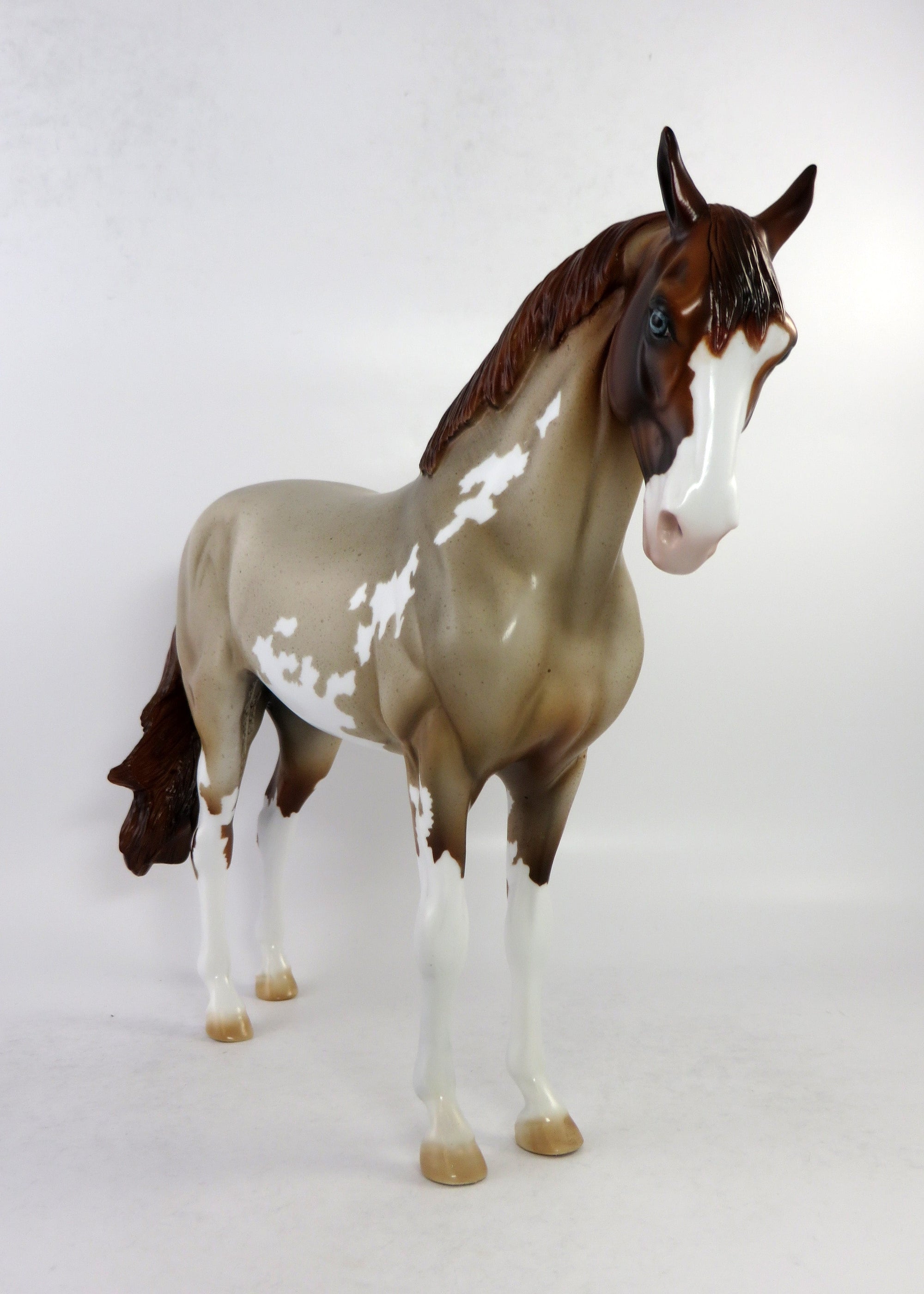 LOGI-LE-9 CHESTNUT ROAN PINTO MODEL HORSE EQ 2018