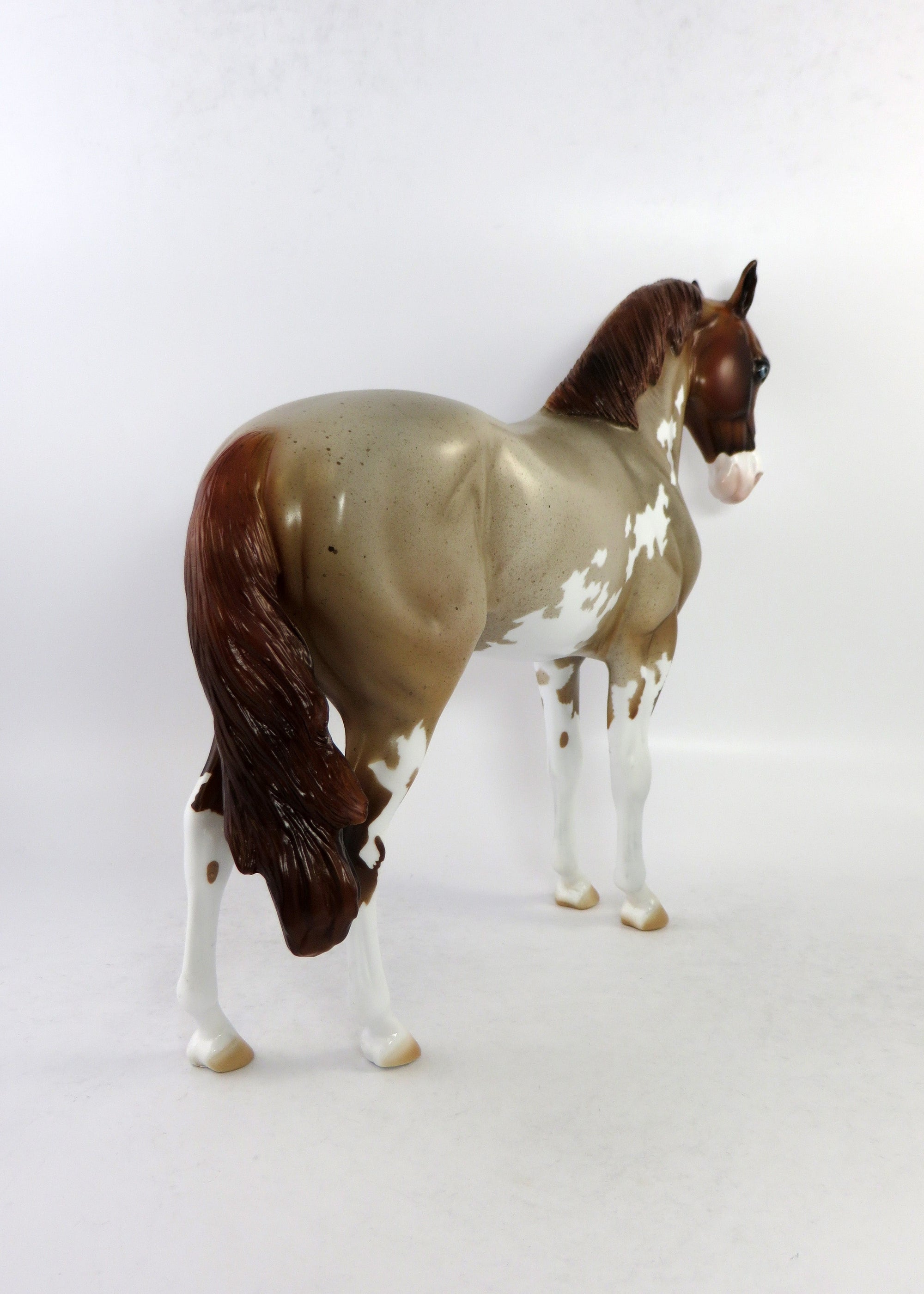 LOGI-LE-9 CHESTNUT ROAN PINTO MODEL HORSE EQ 2018