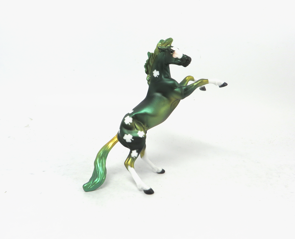 CELTIC CLOVER     -- OOAK REARING   CHIP ST. PATRICKS DAY DECORATOR BY MISSY FOX 2-25-19