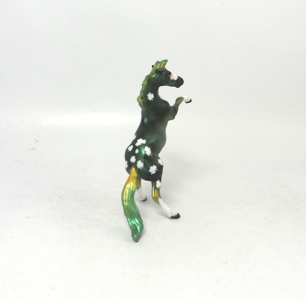 CELTIC CLOVER     -- OOAK REARING   CHIP ST. PATRICKS DAY DECORATOR BY MISSY FOX 2-25-19