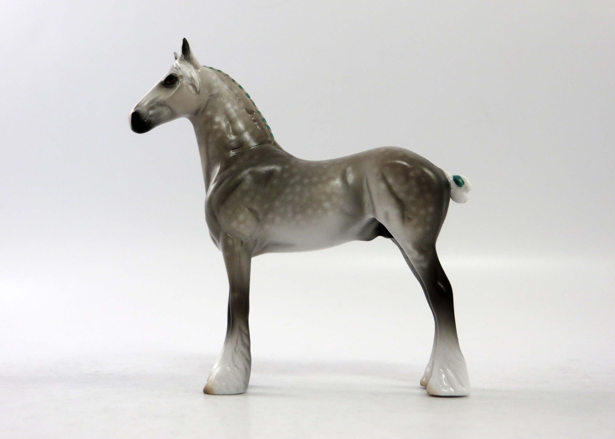 NEWTON-OOAK DAPPLE GREY STANDING DRAFT CHIP EQ 2018