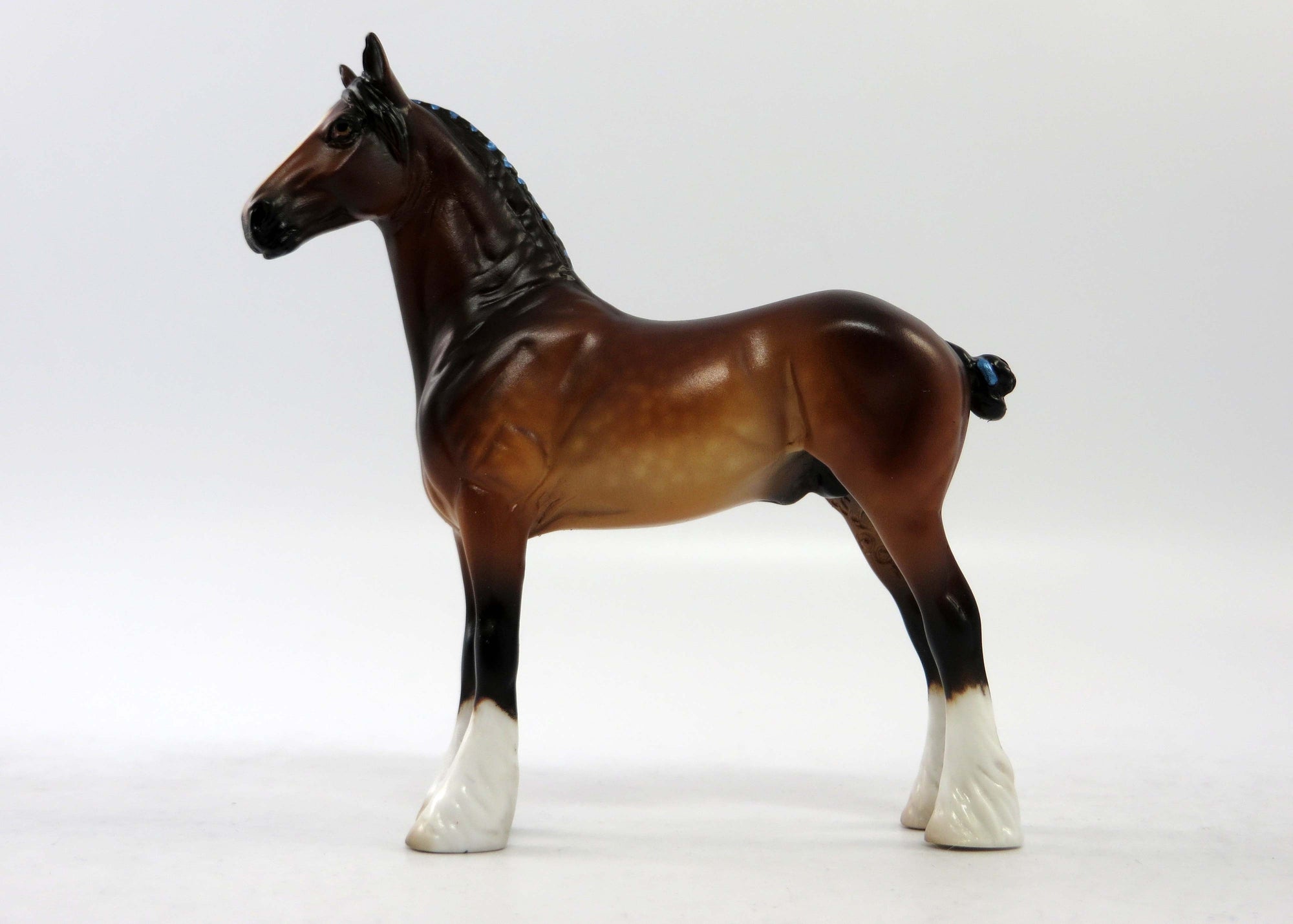 ORION-OOAK DAPPLE BAY STANDING DRAFT CHIP EQ 2018