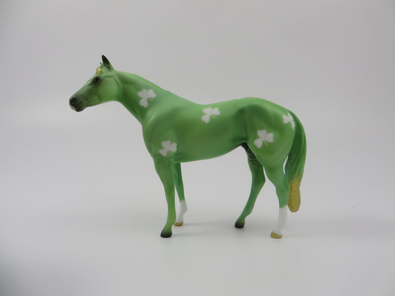 ALDEN-OOAK LIGHT GREEN SHAMROCK DECORATOR STOCK HORSE CHIP 3/12/20