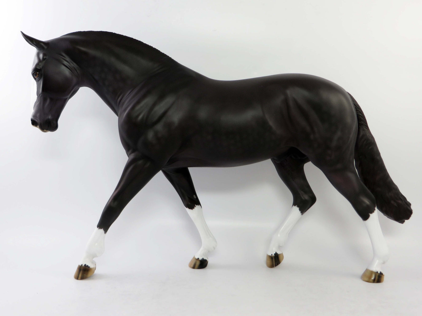 DAPPLE JACK-OOAK DAPPLE BLACK IRISH DRAUGHT MODEL HORSE BY JULIE KEIM EQ 2018