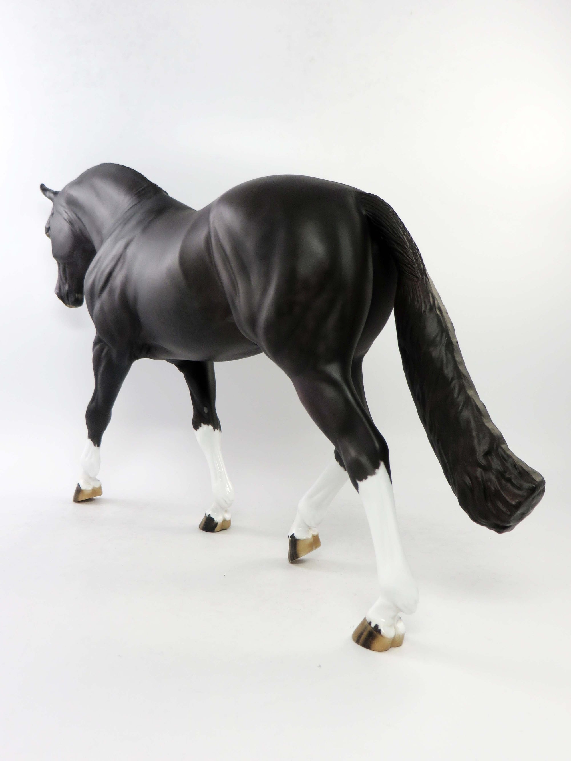 DAPPLE JACK-OOAK DAPPLE BLACK IRISH DRAUGHT MODEL HORSE BY JULIE KEIM EQ 2018