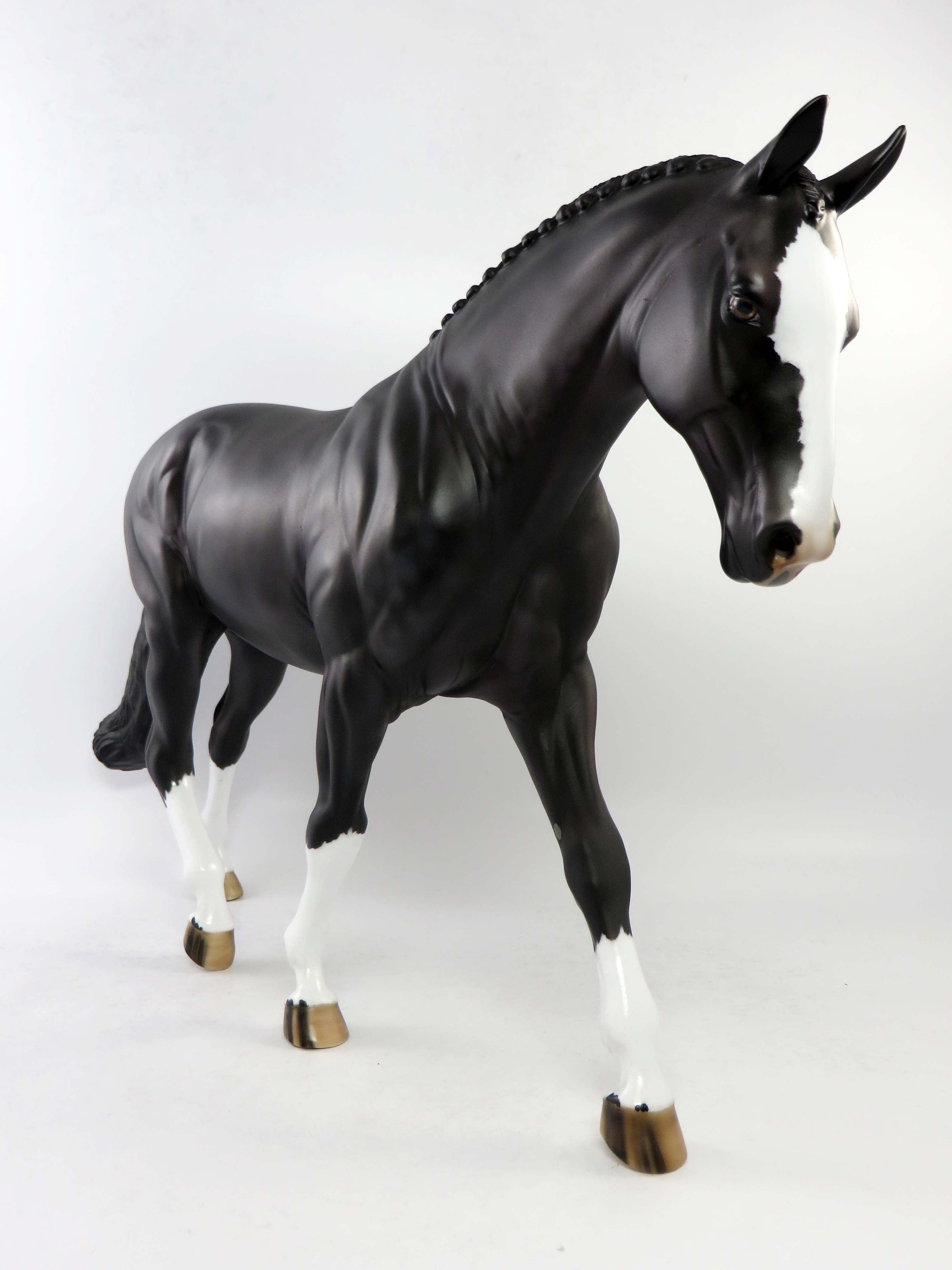 DAPPLE JACK-OOAK DAPPLE BLACK IRISH DRAUGHT MODEL HORSE BY JULIE KEIM EQ 2018