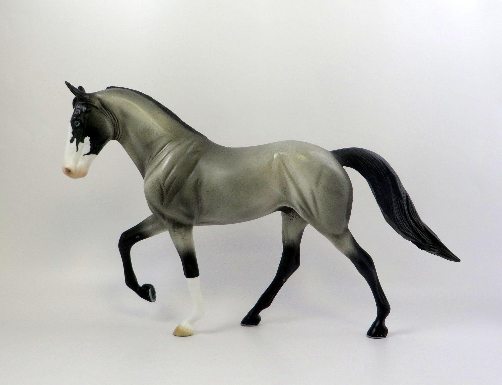 IVOR-OOAK BLUE ROAN TENNESSEE WALKER MODEL HORSE EQ 2019