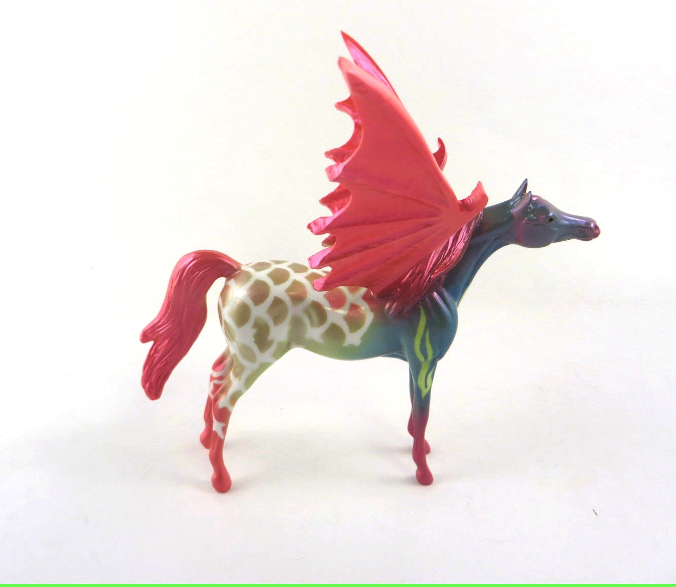 JASPER-OOAK PINK ARABIAN BAT CHIP DECORATOR BY KAYLA WESSE MM19