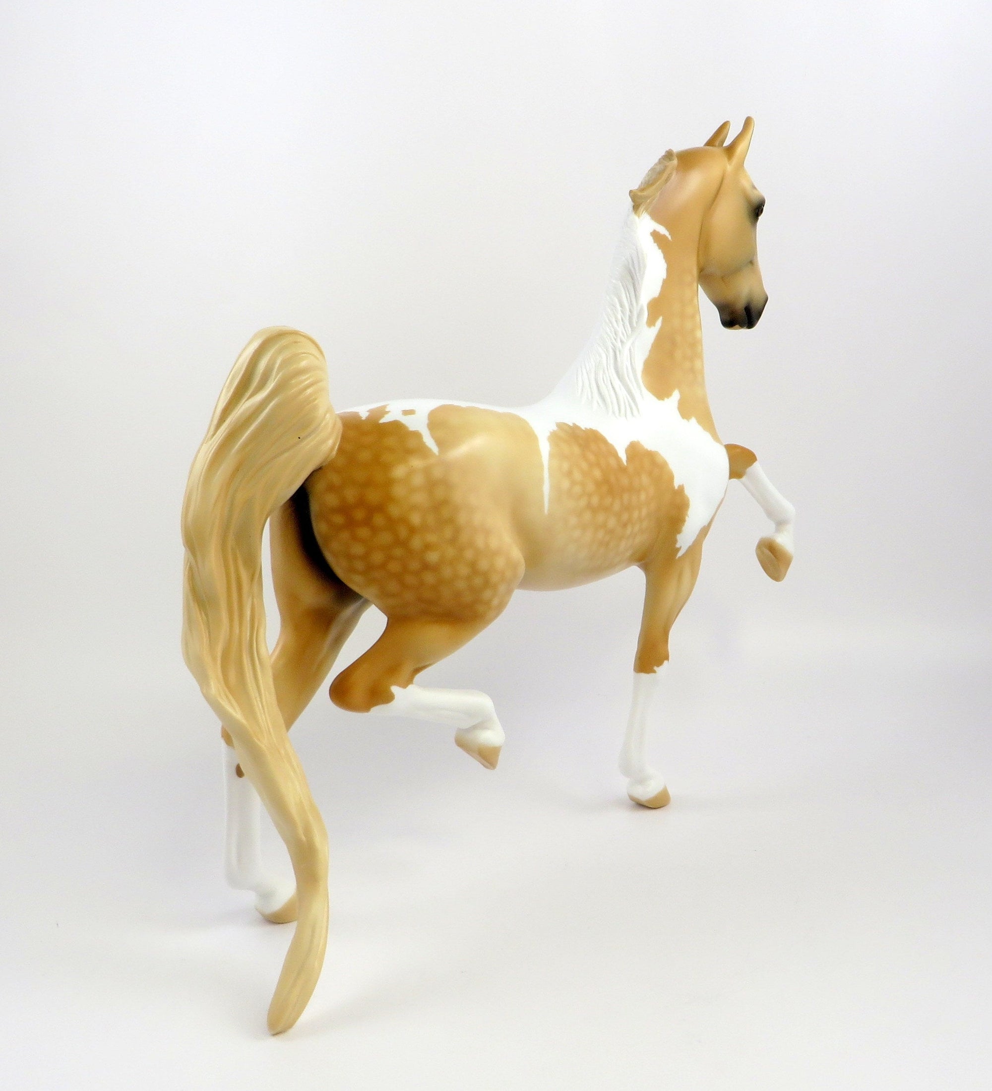 KAZIMIR-OOAK DAPPLE PALOMINO TOBIANO SADDLEBRED MODEL HORSE EQ 19