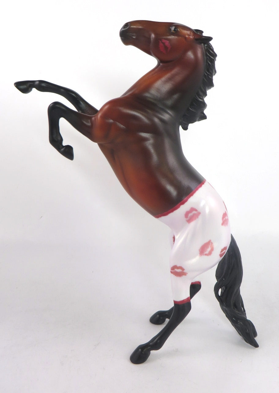 HOT PANTS 