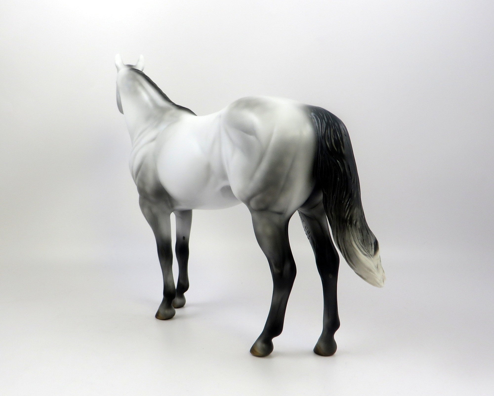 KNIGHT MIST-LE-2 LIGHT DAPPLE GREY ISH MODEL HORSE EQ 19