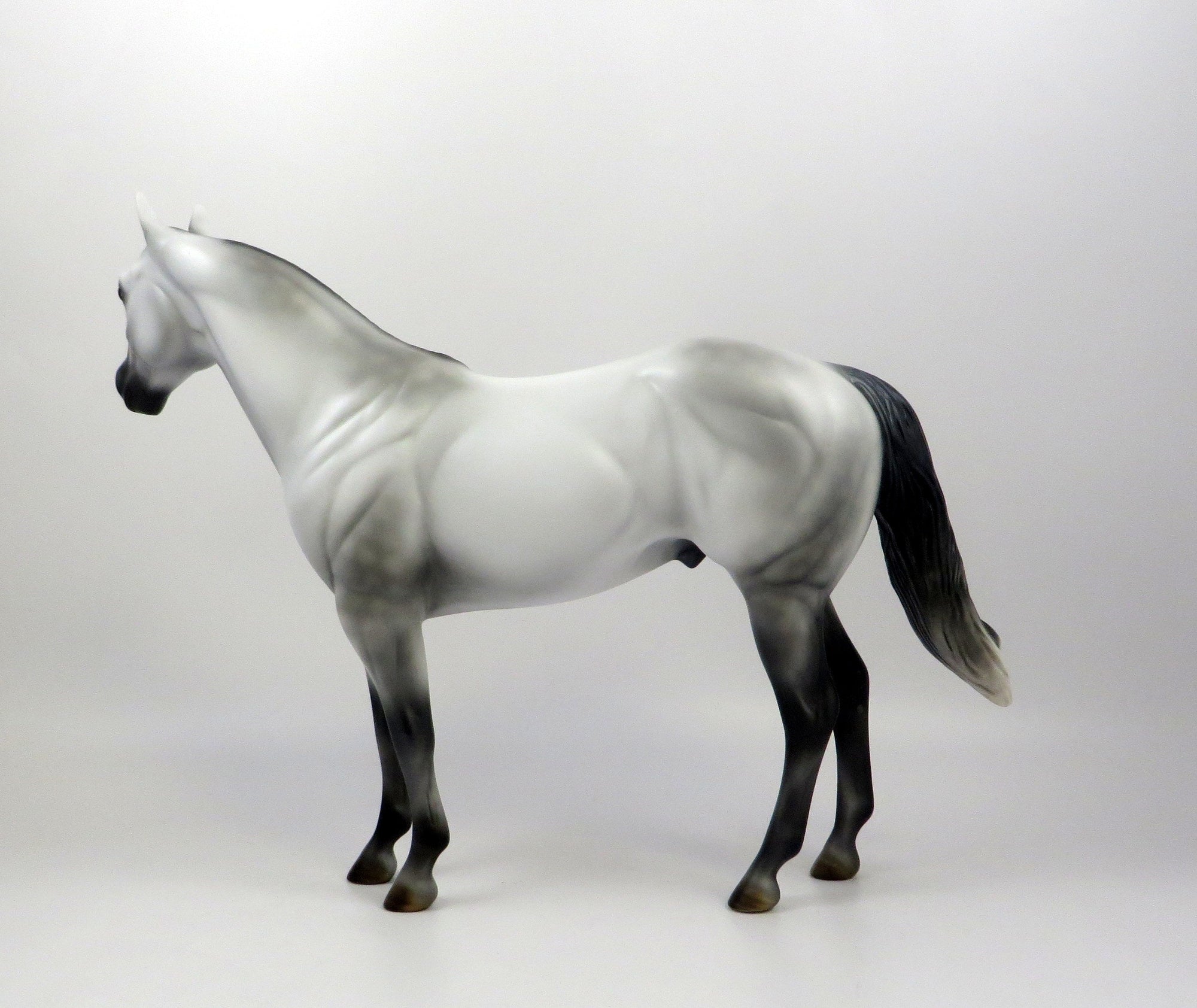 KNIGHT MIST-LE-2 LIGHT DAPPLE GREY ISH MODEL HORSE EQ 19