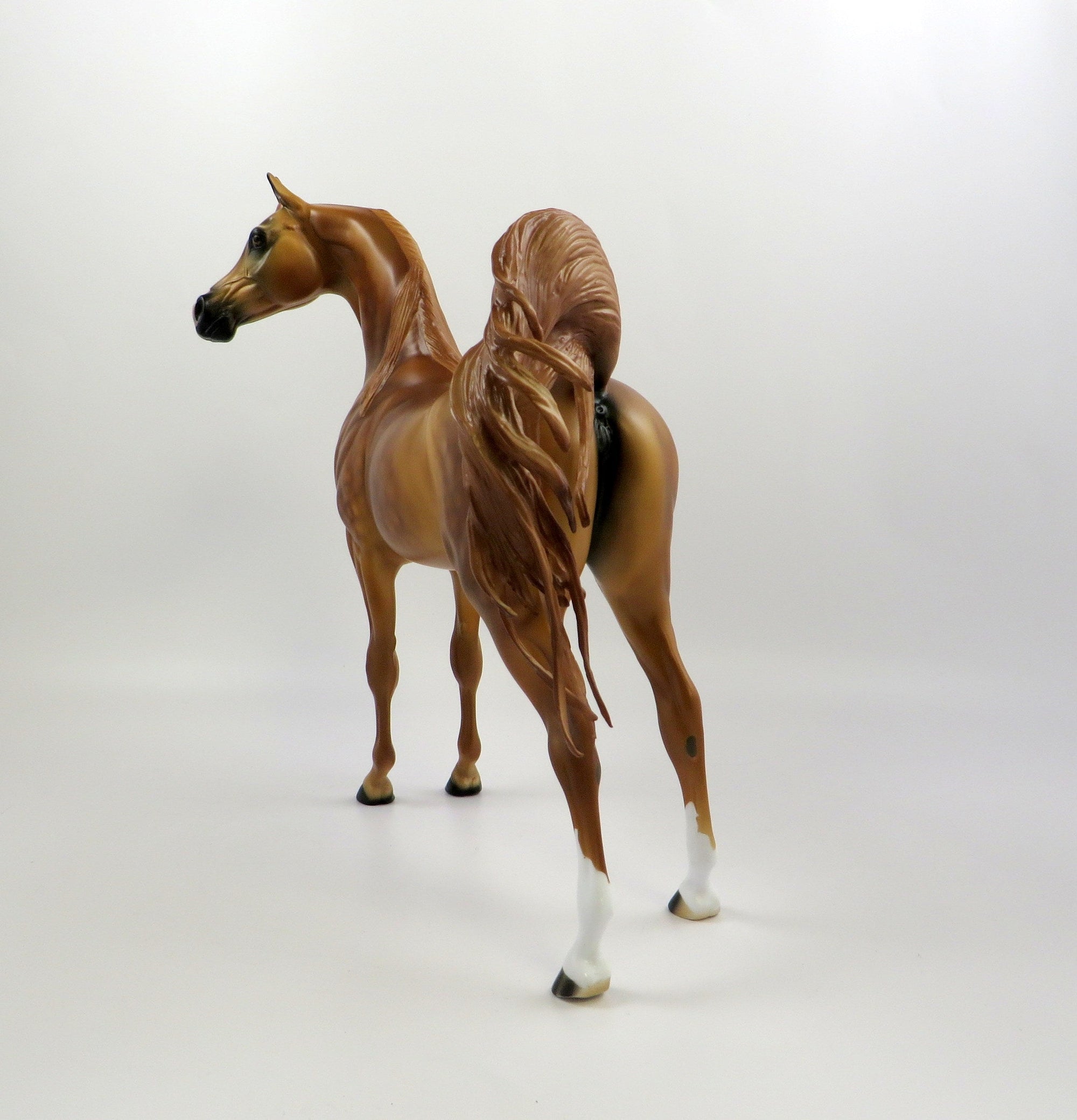 LADY DIANA-LE-10 CM CHESTNUT ARABIAN MODEL HORSE ESQ 19 BY AUDREY