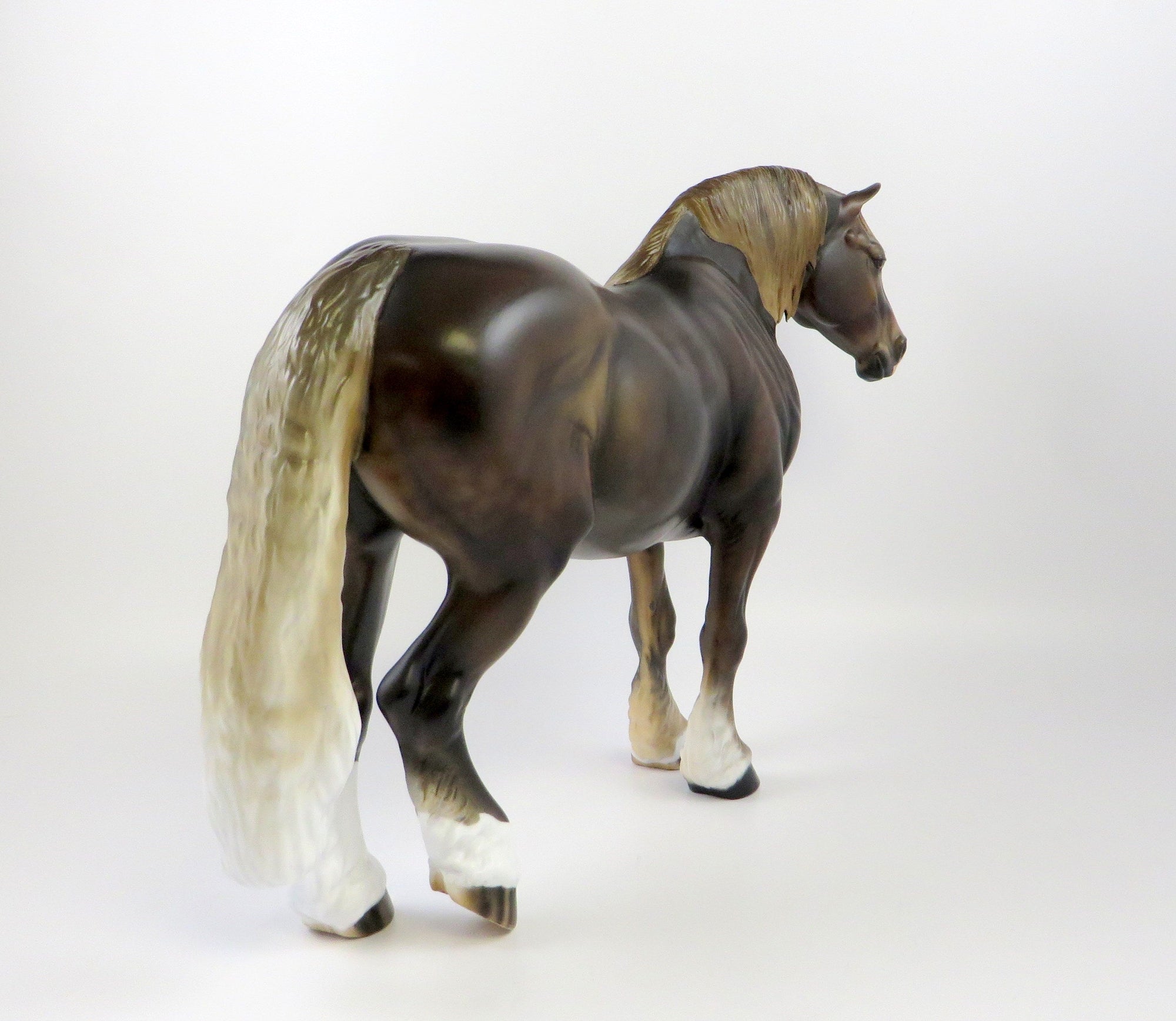 LADY OF THE LAKE CM LIVER CHESTNUT  BUNNY EQ 2019