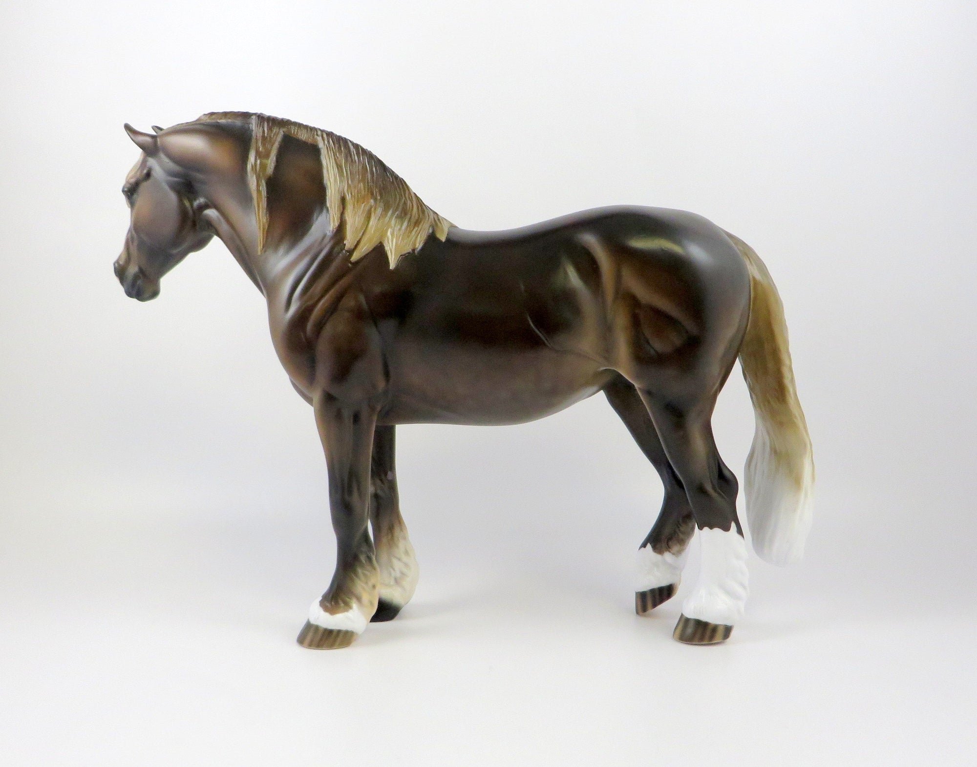 LADY OF THE LAKE CM LIVER CHESTNUT  BUNNY EQ 2019