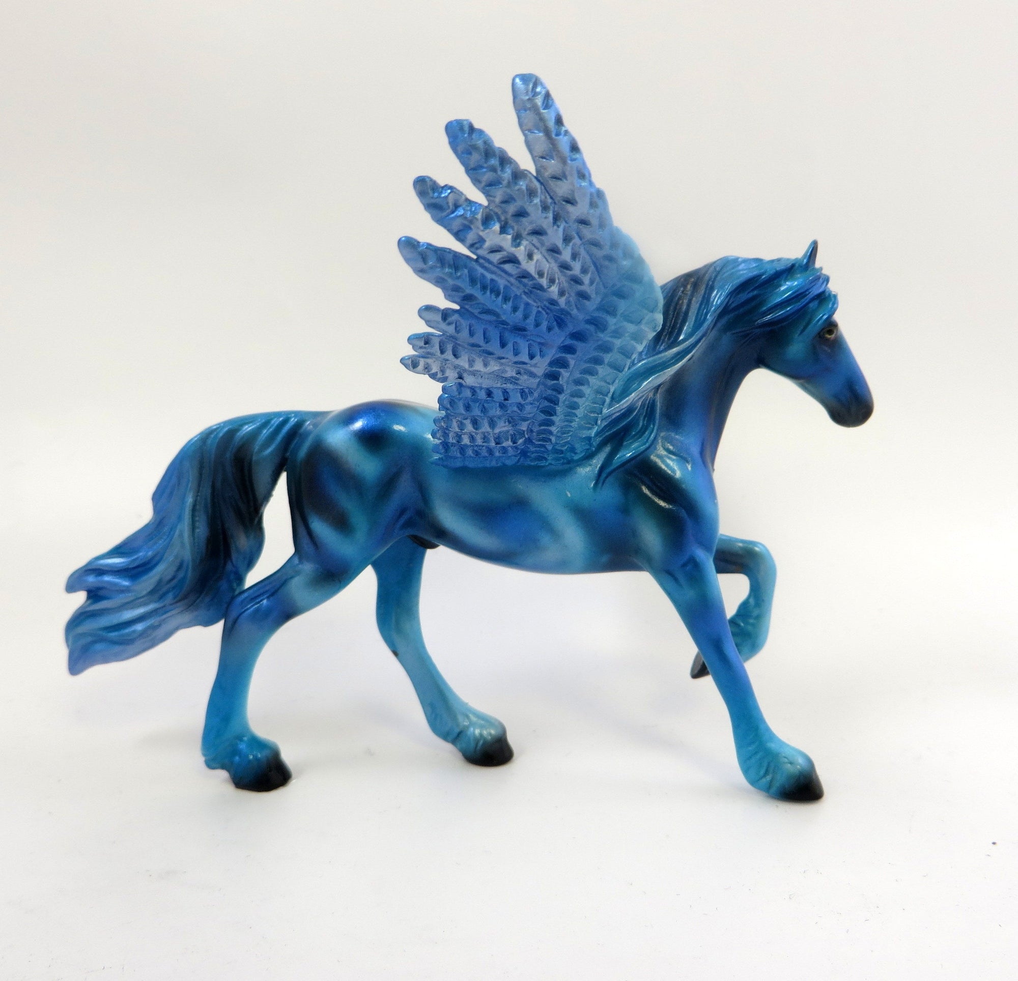 LADY&#39;S CHARMER-OOAK BLUE FREISIAN PEGASUS MODEL HORSE EQ 2019