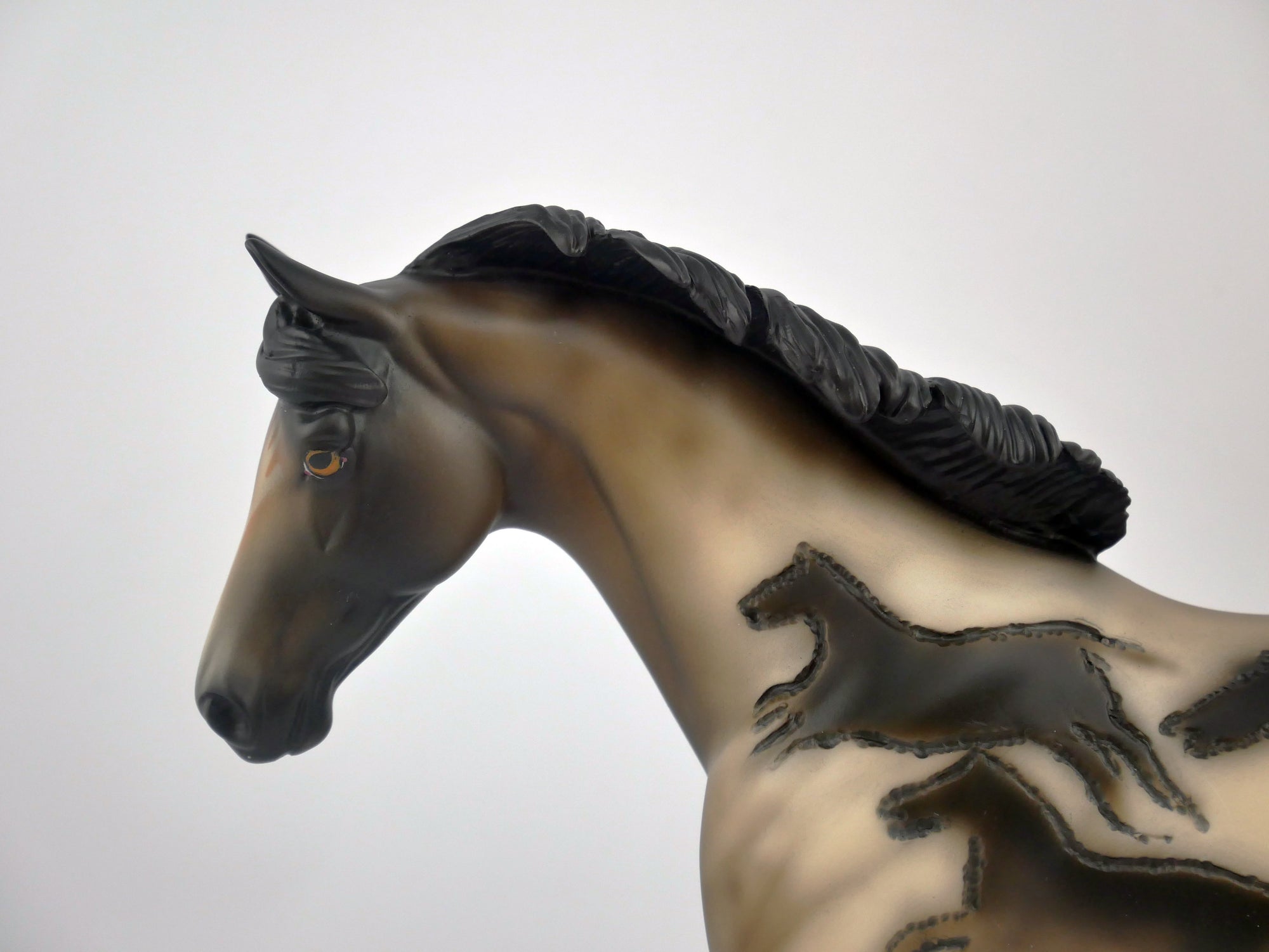 LASCAUY-LE-6  PONY-BY SHERYL LEISURE