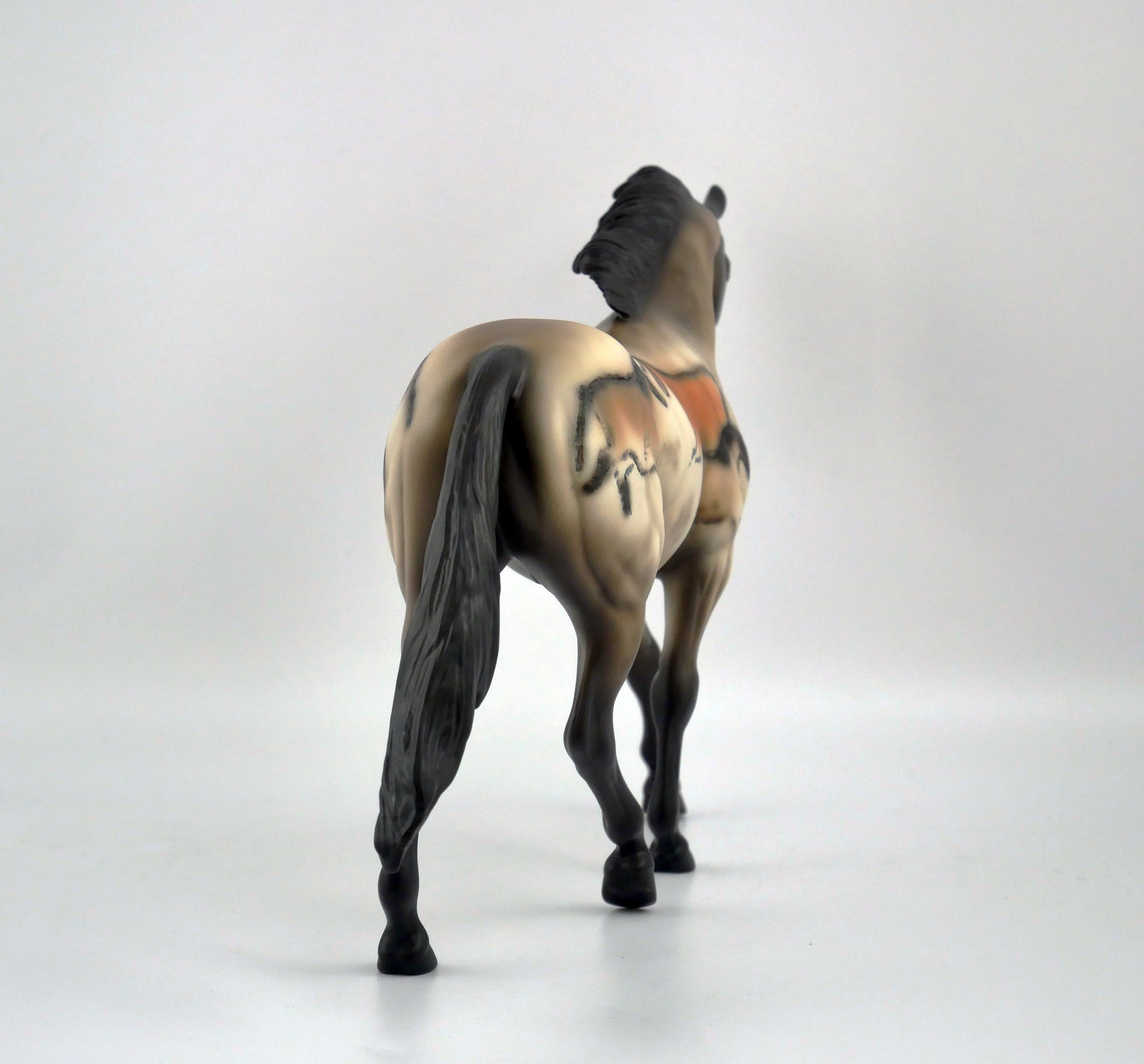 LASCAUY-LE-6  PONY-BY SHERYL LEISURE