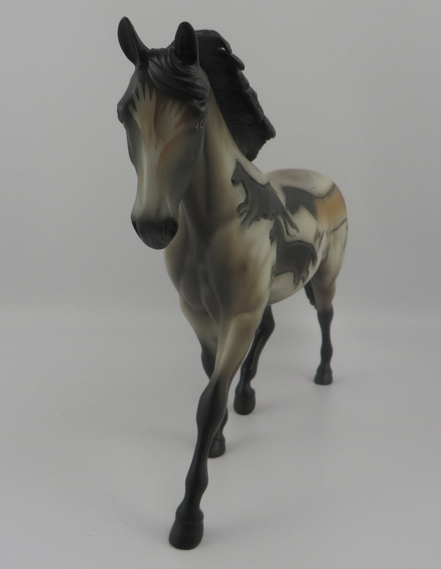 LASCAUY-LE-6  PONY-BY SHERYL LEISURE