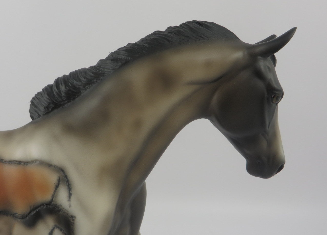 LASCAUY-LE-6  PONY-BY SHERYL LEISURE