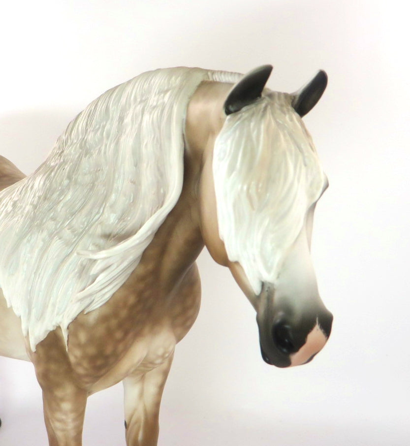 LINDA-OOAK STAR DAPPLE GREY HEAVY DRAFT MARE MODEL HORSE WHS 19