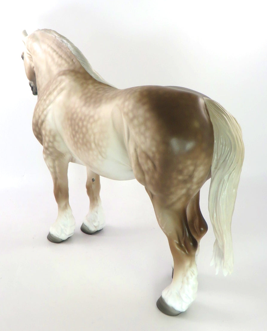 LINDA-OOAK STAR DAPPLE GREY HEAVY DRAFT MARE MODEL HORSE WHS 19