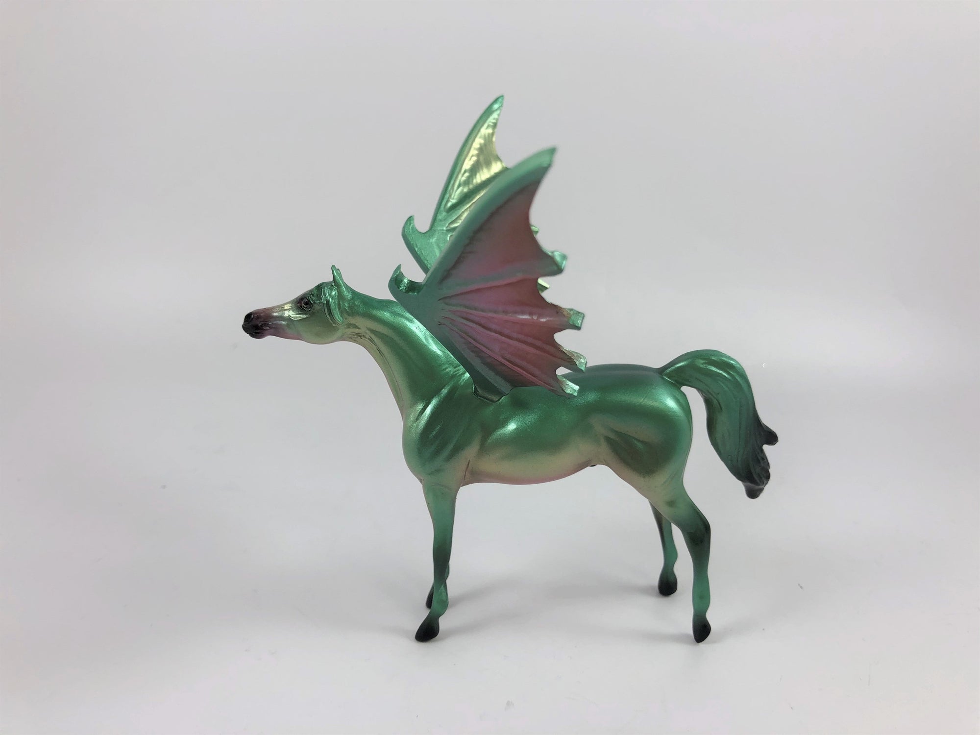 LIZARD-OOAK GREEN ARABIAN BAT CHIP DECORATOR BY MISSY FOX MM19