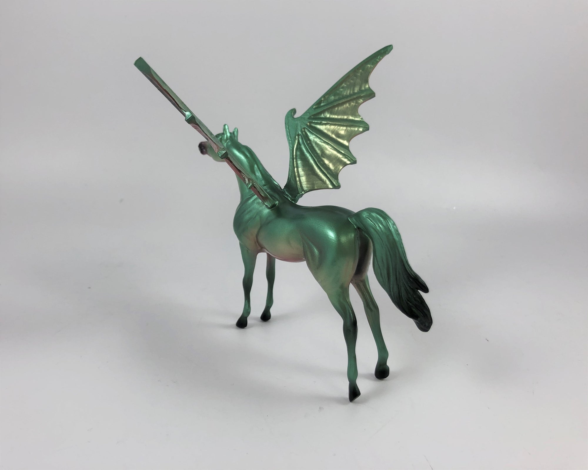 LIZARD-OOAK GREEN ARABIAN BAT CHIP DECORATOR BY MISSY FOX MM19