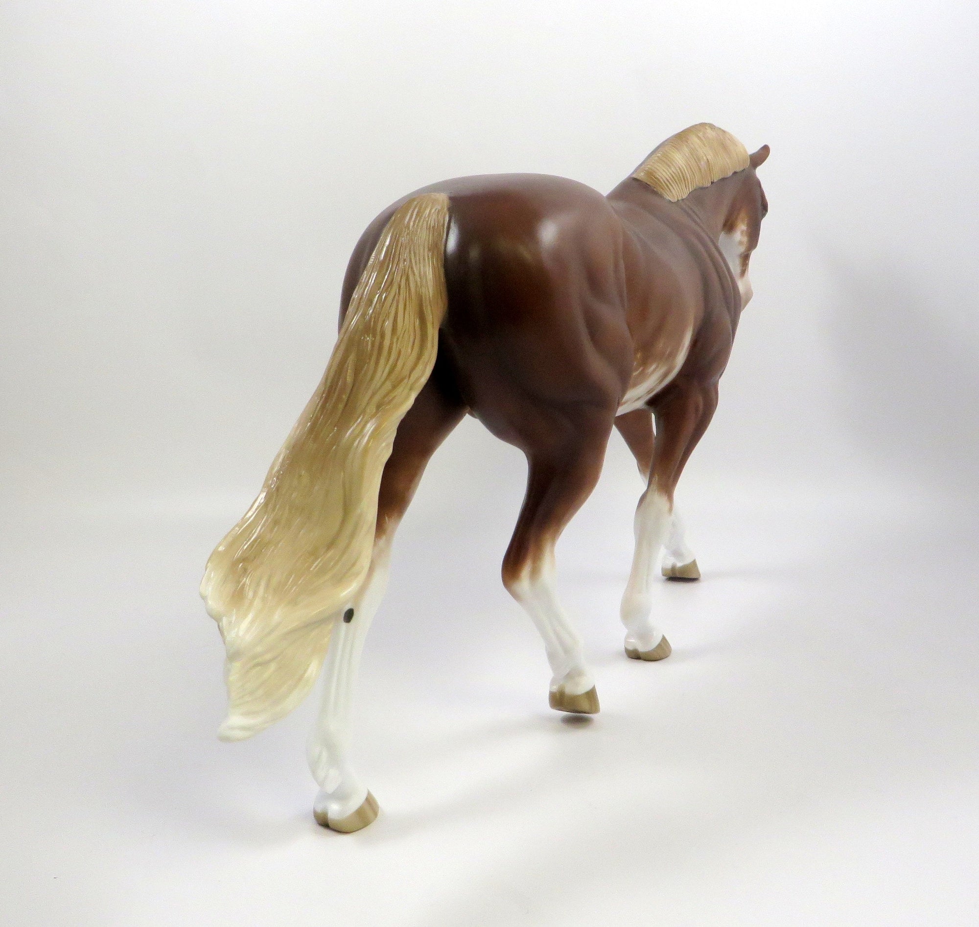 LOUIS-OOAK CHESTNUT SABINO IRISH DRAFT MODEL HORSE BY SHERYL LEISURE EQ 19
