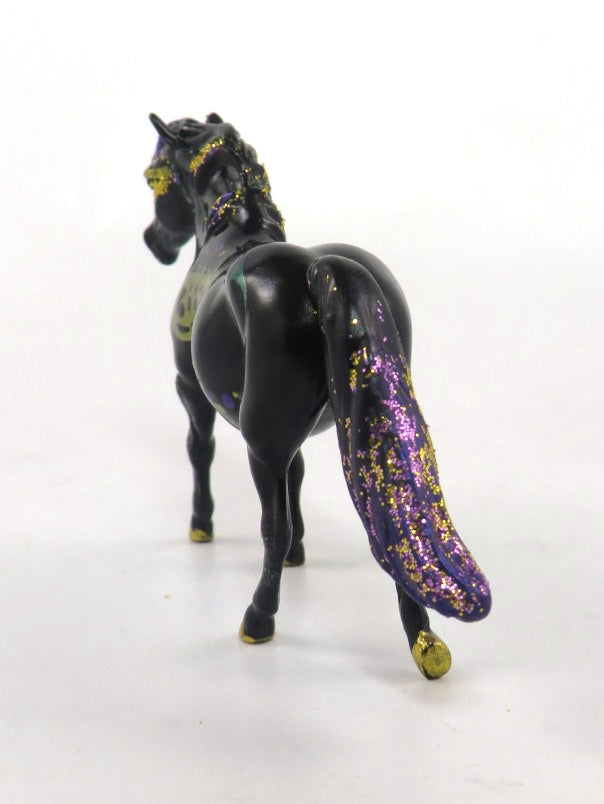 LOUIS-OOAK MARDI GRAS PONY CHIP DECORATOR MODEL HORSE 2/25/20