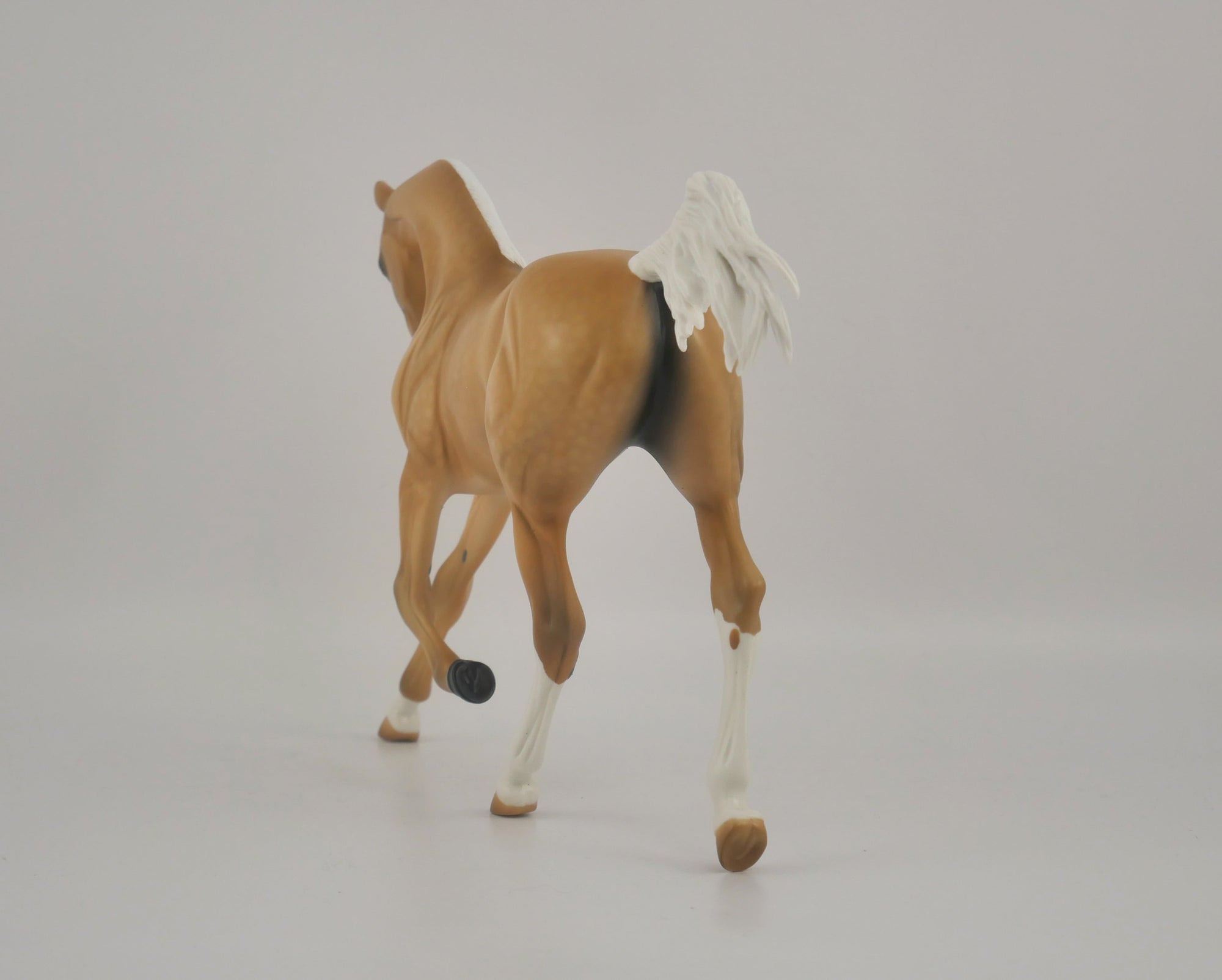 LUCENT-OOAK DAPPLE PALOMINO YEARLING BY AUDREY DIXON
