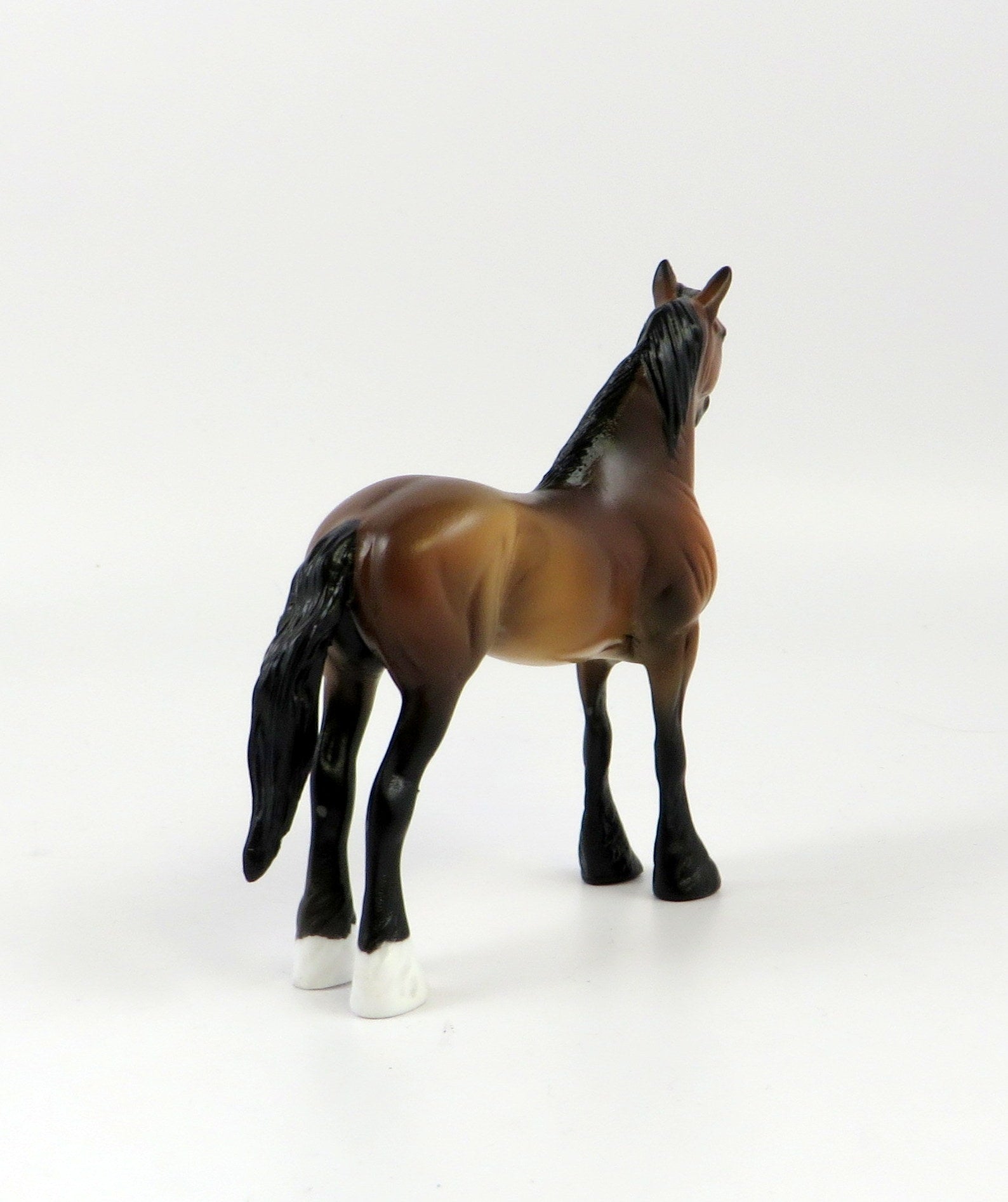 MALLE-OOAK BAY STANDING DRAFT CHIP MODEL HORSE EQ 19