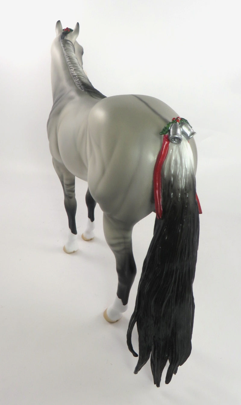 MARY -- LE-10 SILVER GRULLA  CM ISH BY JULIE KEIM WHS19