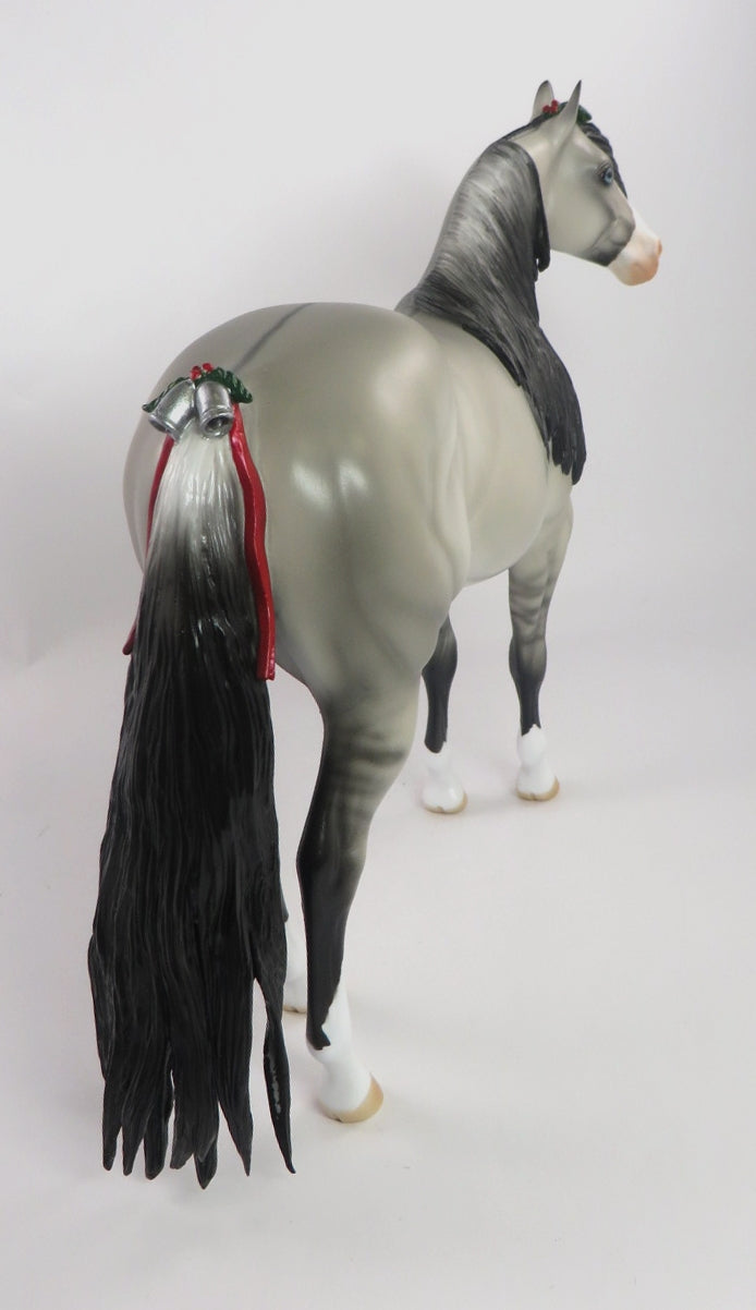 MARY -- LE-10 SILVER GRULLA  CM ISH BY JULIE KEIM WHS19