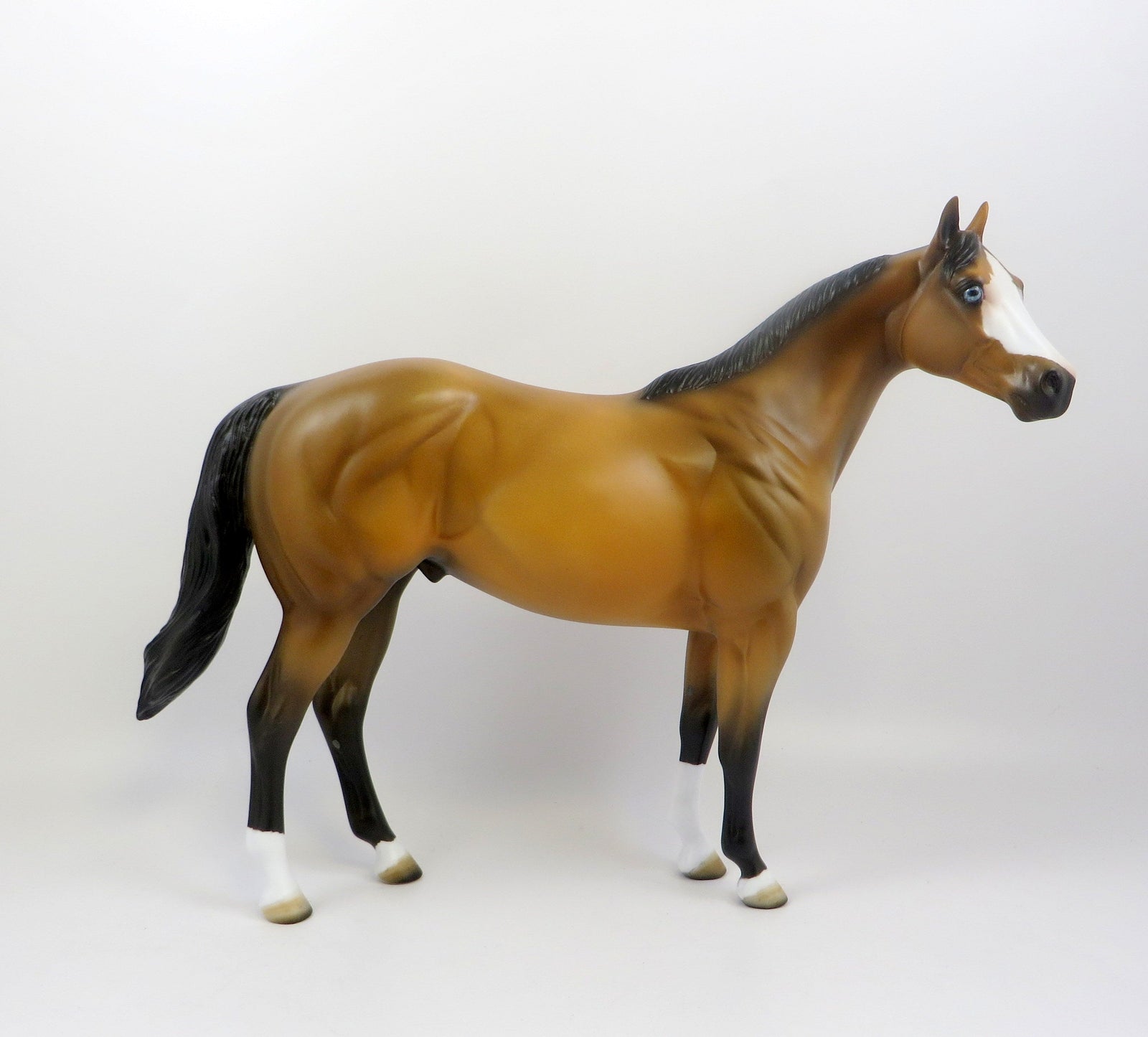MEDIEVAL-OOAK BUCKSKIN ISH MODEL HORSE EQ 19