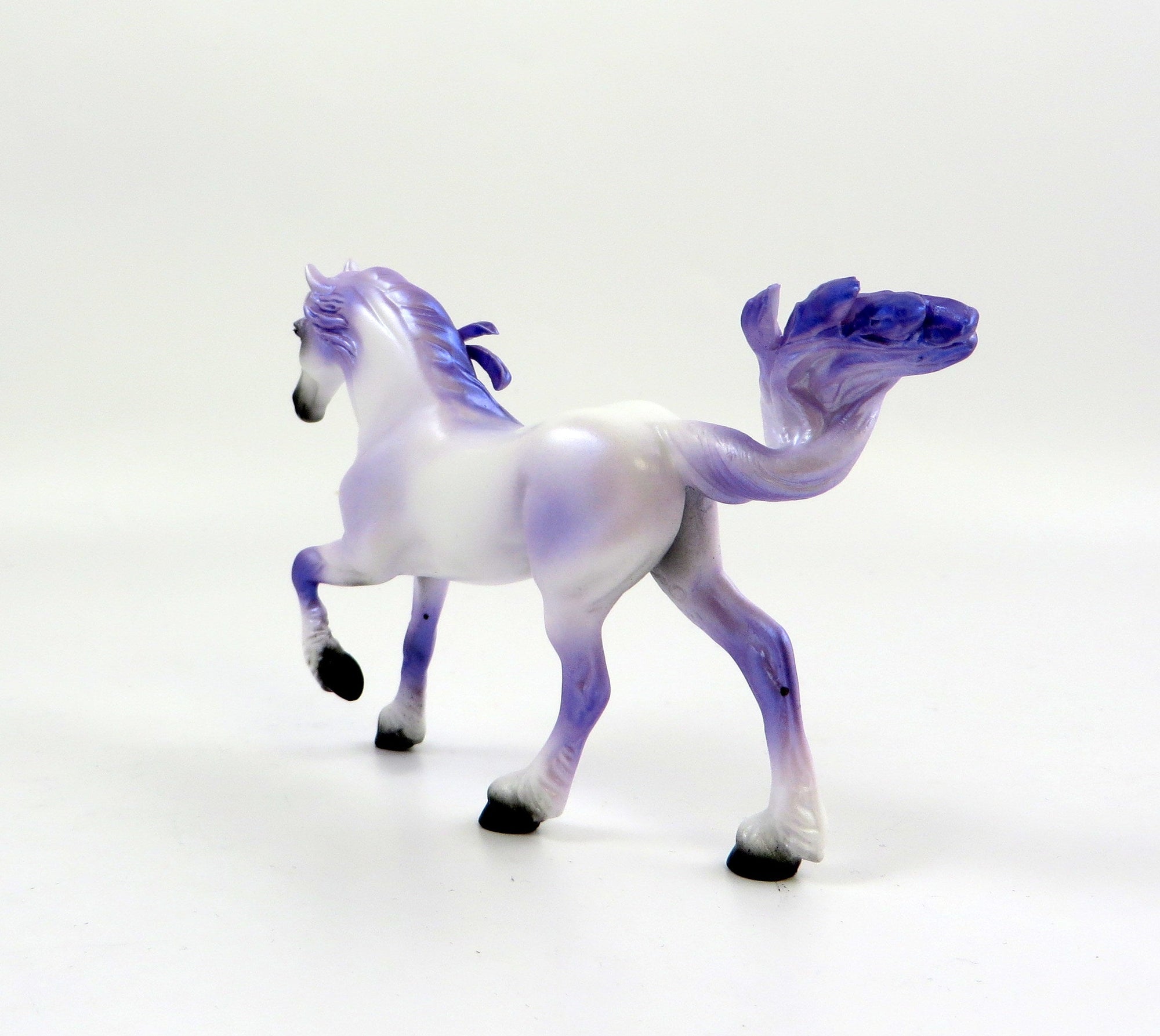 MERLIN MINI ME-LE-10 LAVENDER FRIESIAN CHIP MODEL HORSE EQ 19