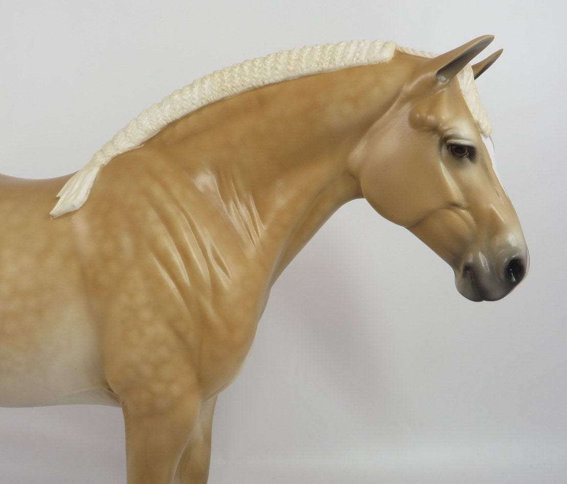 MIRACLE -OOAK BLONDE SORREL HEAVY DRAFT BY SHERYL LEISURE WHS19