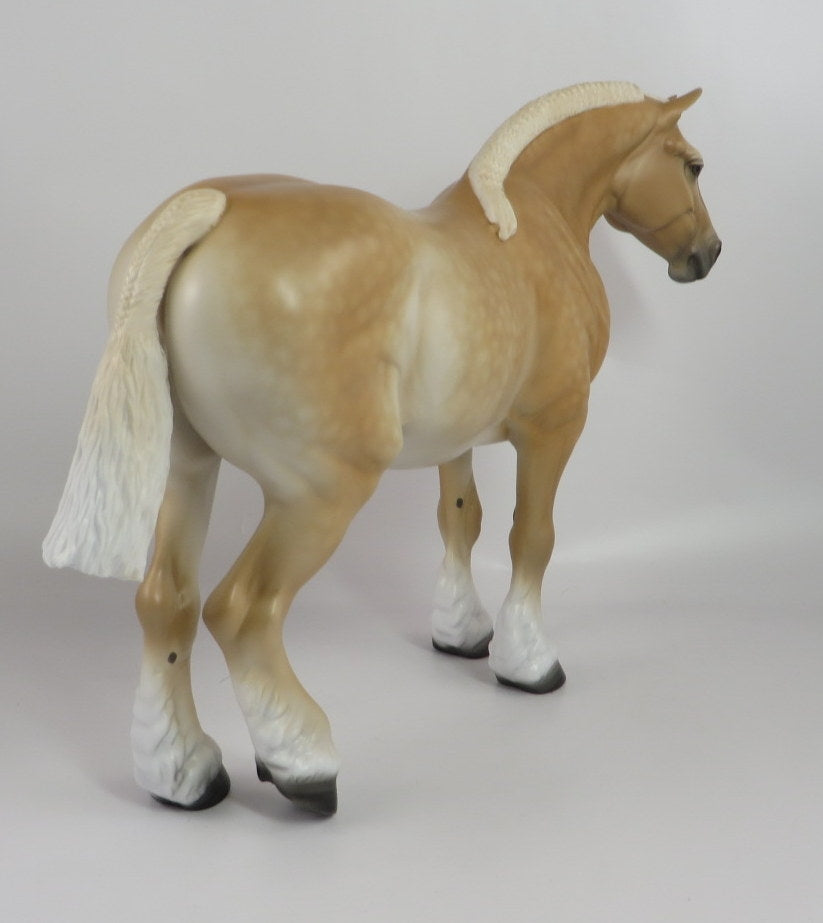 MIRACLE -OOAK BLONDE SORREL HEAVY DRAFT BY SHERYL LEISURE WHS19