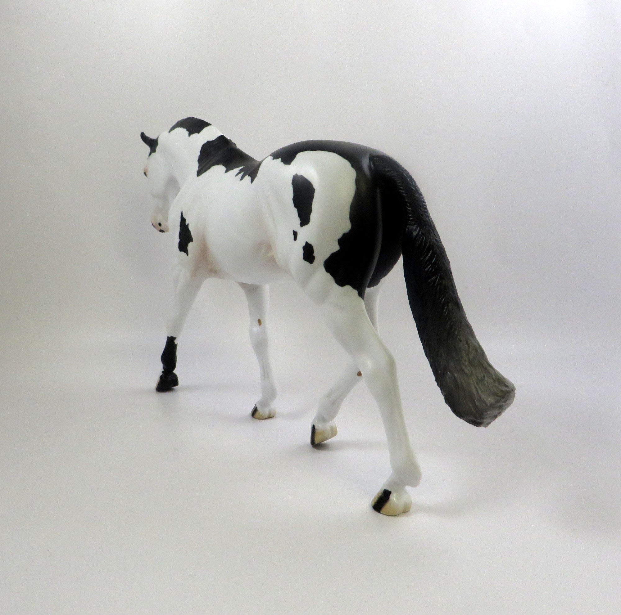 MORGANA-BLACK OVERO IRISH DRAFT NC MODEL HORSE EQ 2019