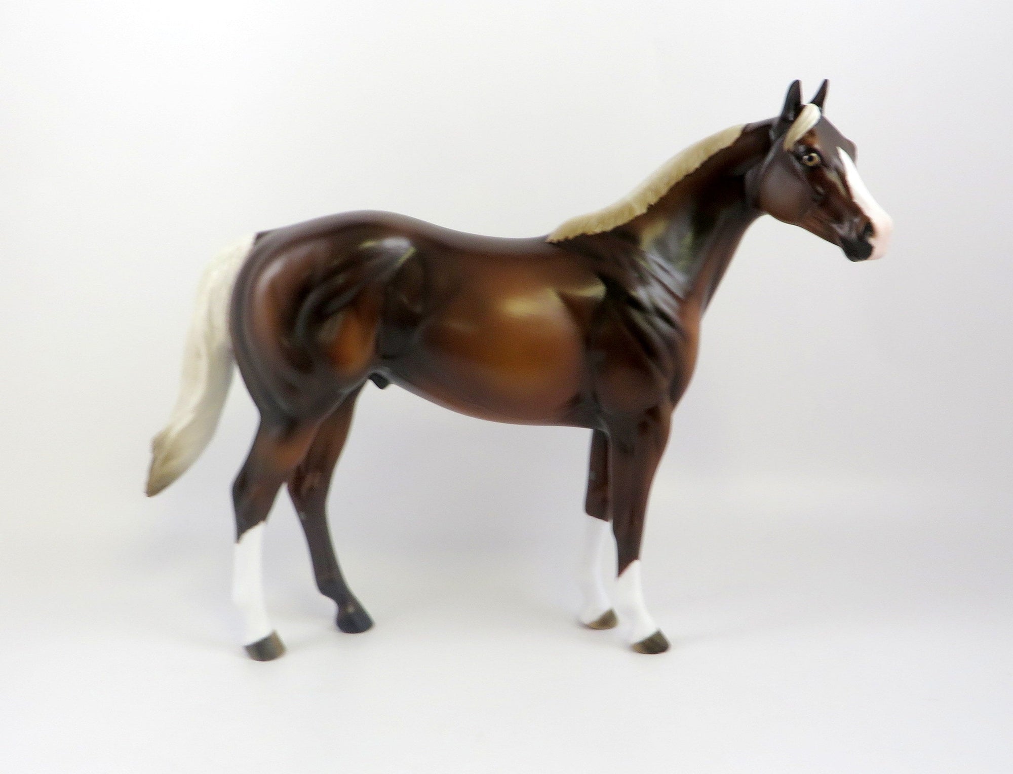 NIKOLA-OOAK LIVER CHESTNUT ISH MODEL HORSE EQ 19