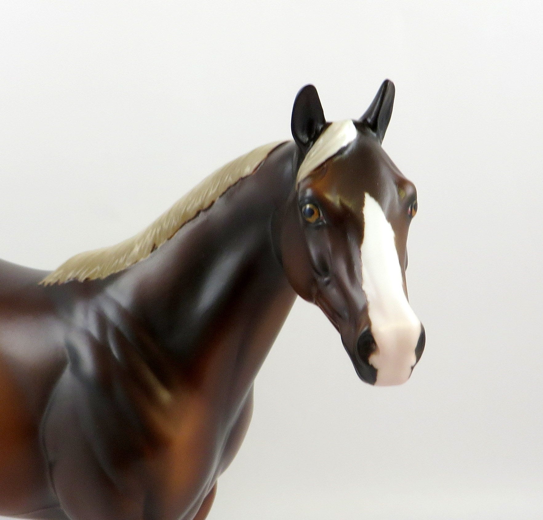 NIKOLA-OOAK LIVER CHESTNUT ISH MODEL HORSE EQ 19