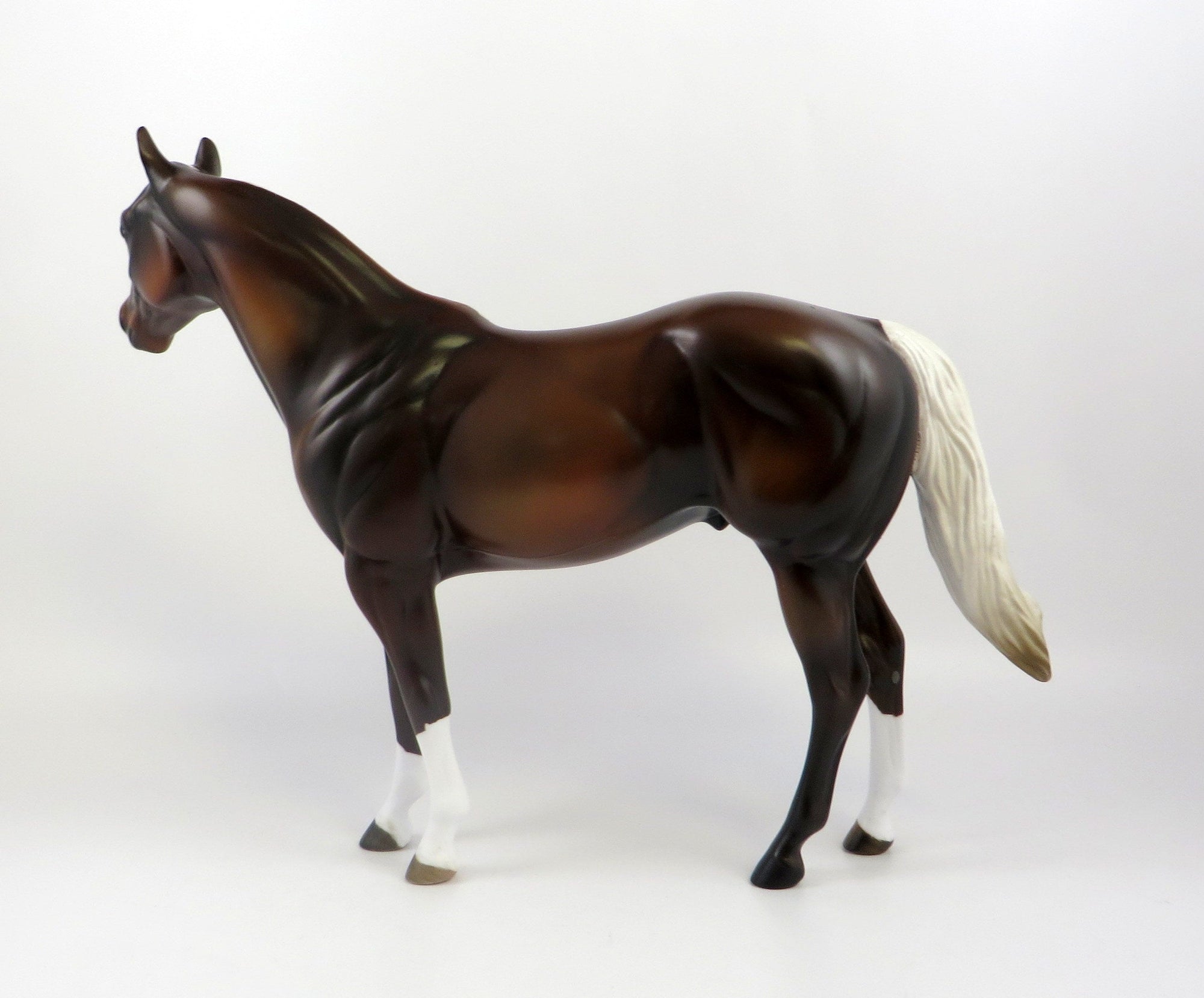 NIKOLA-OOAK LIVER CHESTNUT ISH MODEL HORSE EQ 19