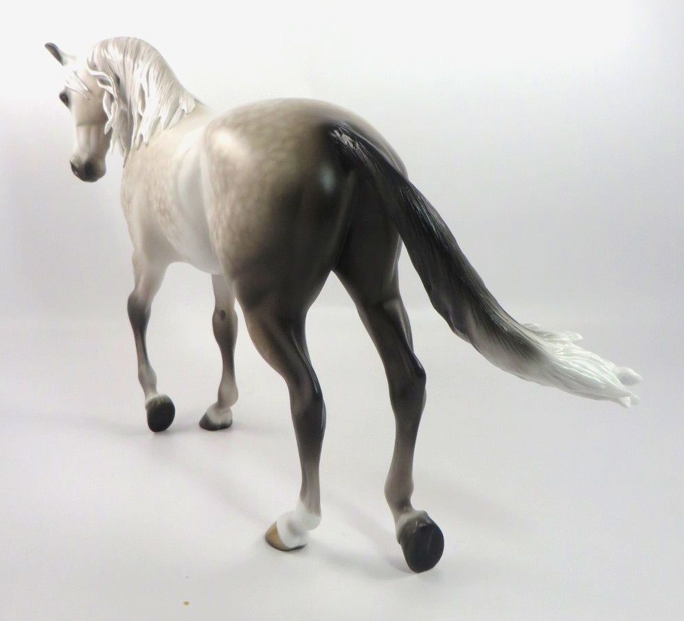 NOBLE-OOAK STAR DAPPLE GREY THOROUGHBRED MODEL HORSE BY SHERYL LEISURE 1/3/20