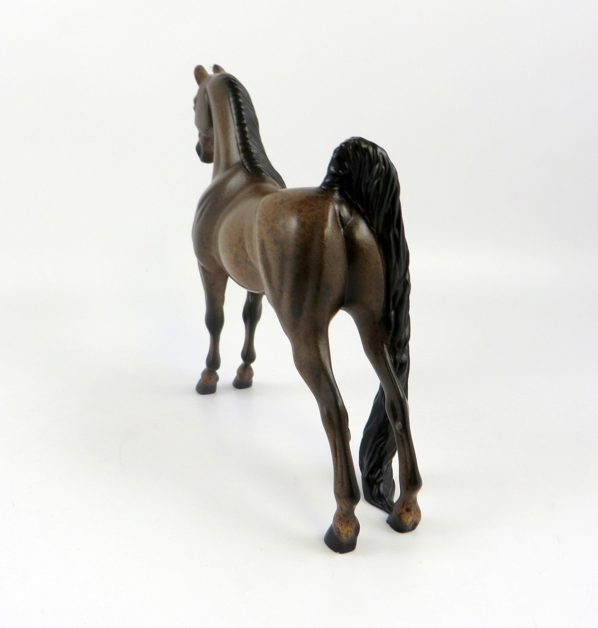 ODE-OOAK DARK CHESTNUT ROAN SADDLEBRED PEBBLE MODEL HORSE EQ 19