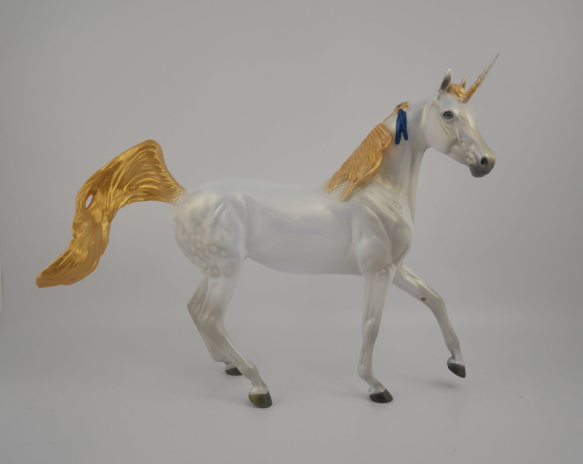 GOLDIE AND GLIMMER -- ARABIAN MARE AND FOAL WHITE UNICORN SET BY DAWN QUICK