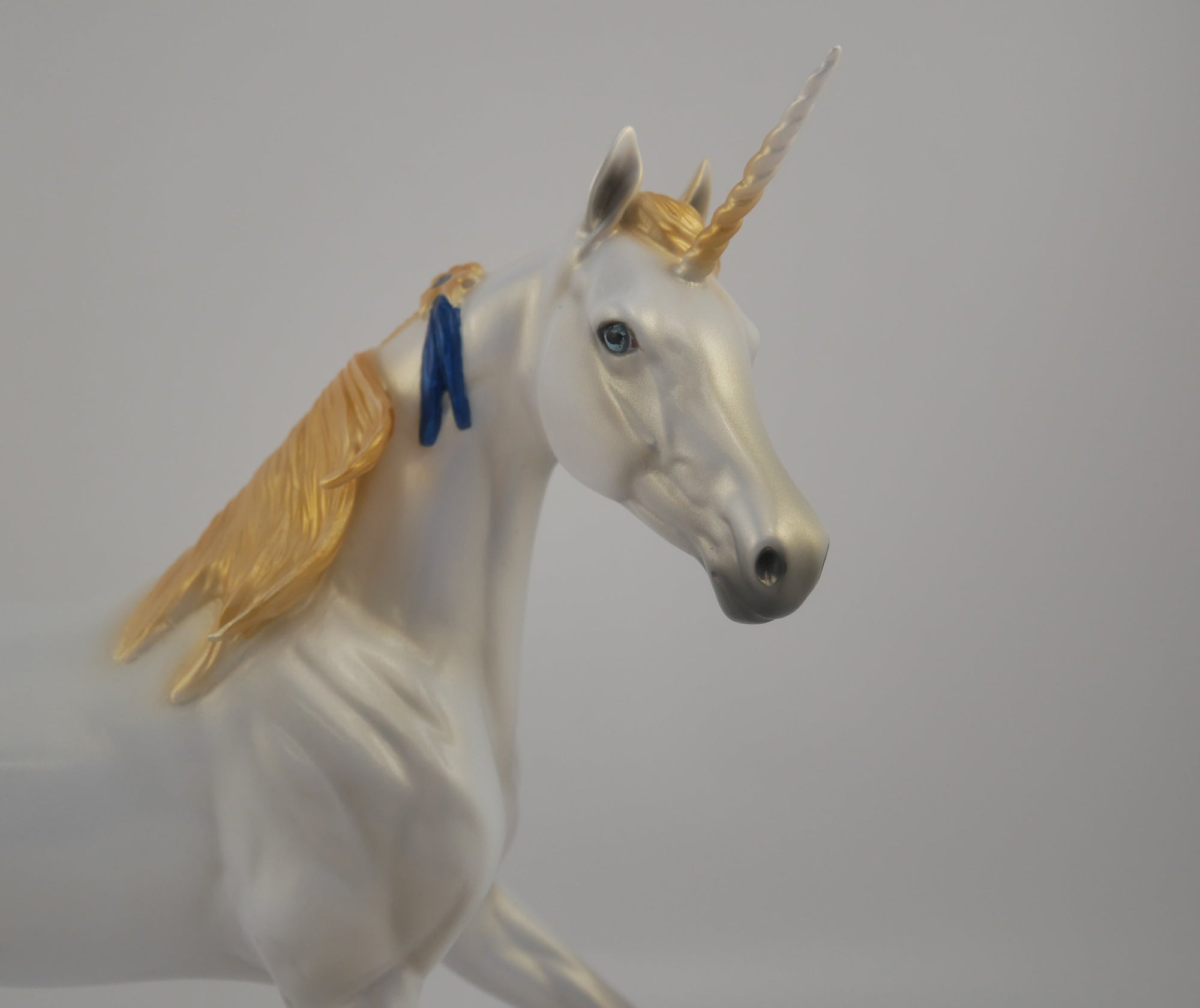 GOLDIE AND GLIMMER -- ARABIAN MARE AND FOAL WHITE UNICORN SET BY DAWN QUICK