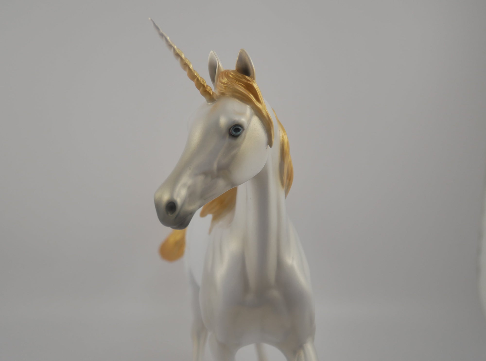 GOLDIE AND GLIMMER -- ARABIAN MARE AND FOAL WHITE UNICORN SET BY DAWN QUICK